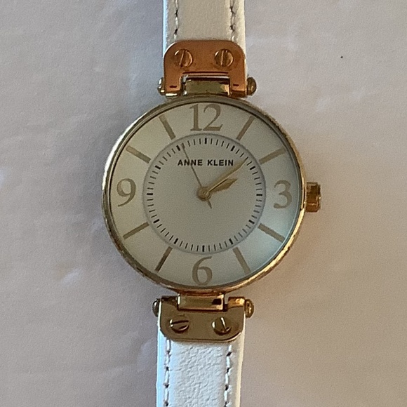 Ladies Anne Klein white leather band  watch brand  brand new - Picture 3 of 3